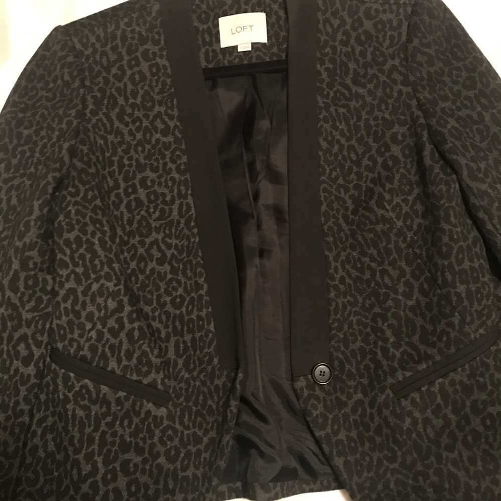 ANN TAYLOR LOFT Black Leopard Blazer - Size 4